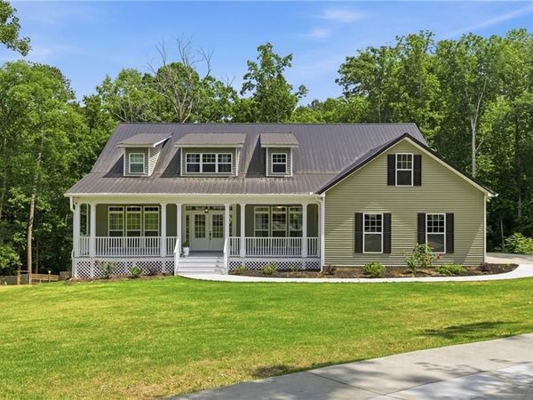306 Oak Ridge Drive , Maysville, GA 30558