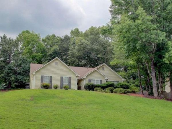 195 Manor Oak Drive , Covington, GA 30014