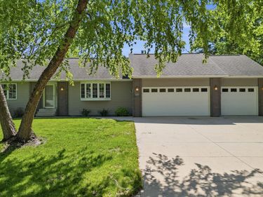 209 1st Avenue SW, Geneva, MN 56035