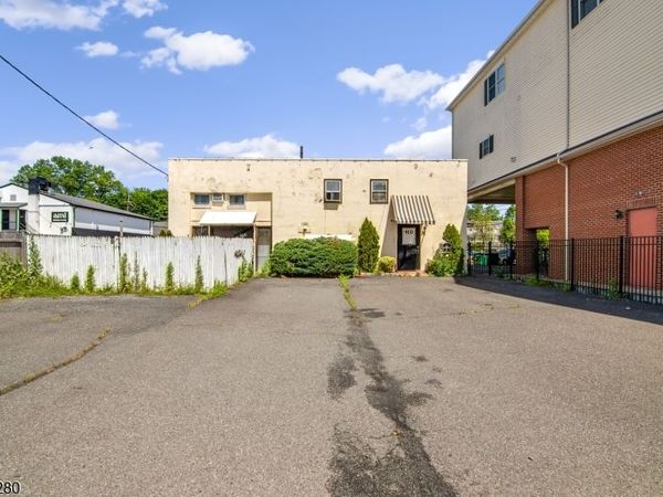 160 Sherman Ave, Berkeley Heights, NJ 07922