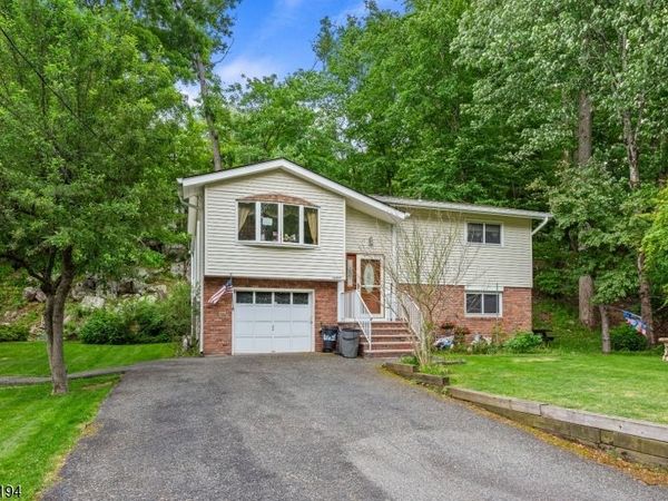 19 Fordham Trl, Hopatcong, NJ 07843