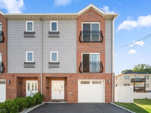 22 Arcadia Pl, Union, NJ 07088