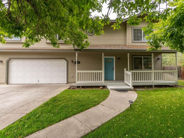 923 NW 22nd Court, Redmond, OR 97756