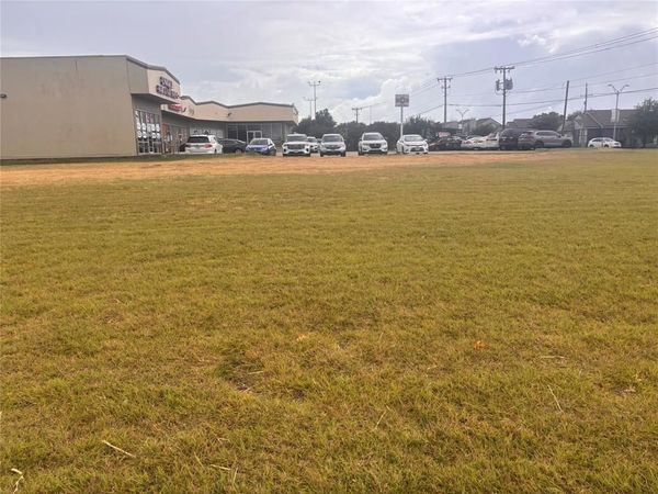 2170 E Pioneer Parkway , Arlington, TX 76010
