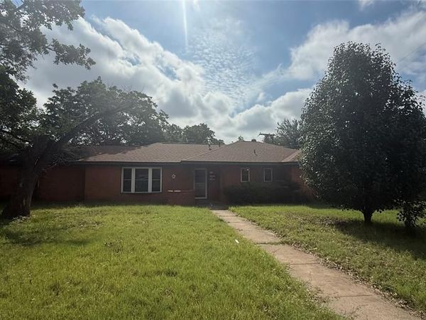 407 Dunaway Drive , Euless, TX 76040