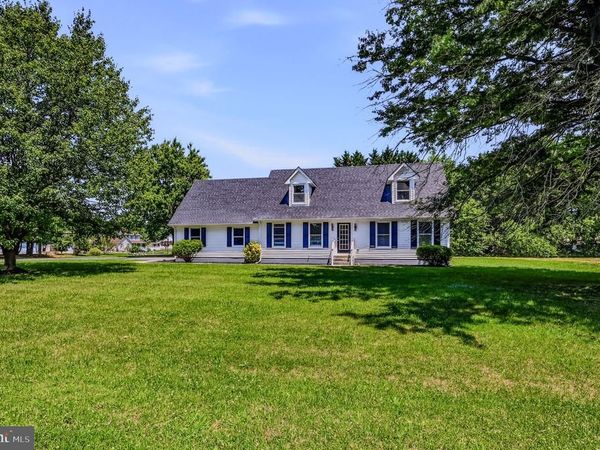 40 W HUNTINGTON CIRCLE, DOVER, DE 19901