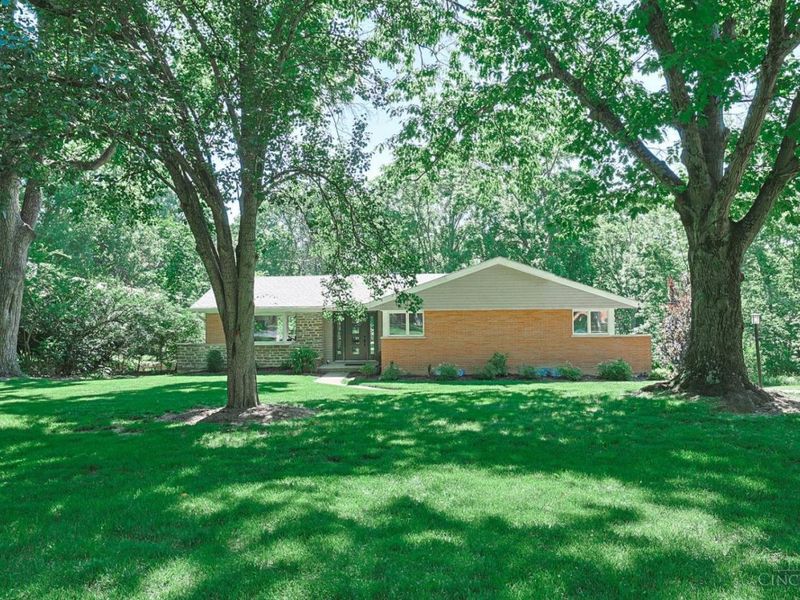 228 Poage Farm Road, Wyoming, OH 45215 Photo 1