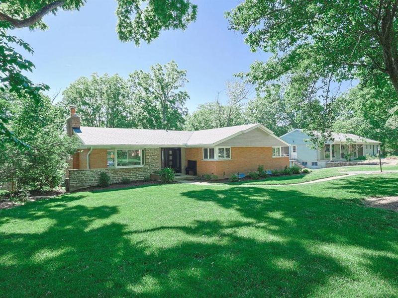 228 Poage Farm Road, Wyoming, OH 45215 Photo 2
