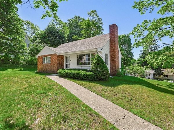 24 Cherry St, Spencer, MA 01562