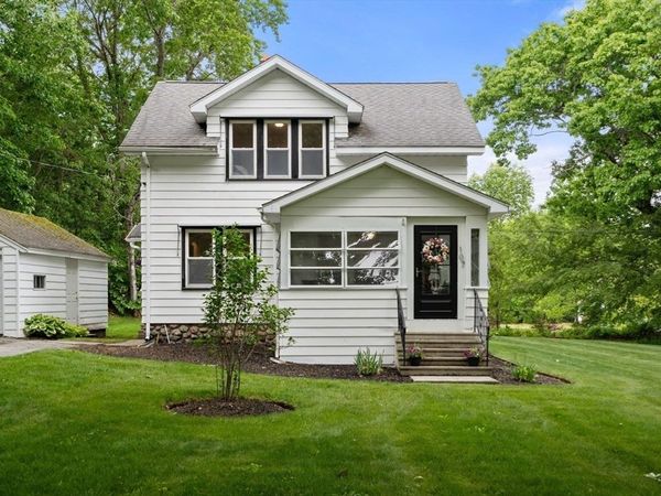 107 Winter Hill Rd, Holden, MA 01520