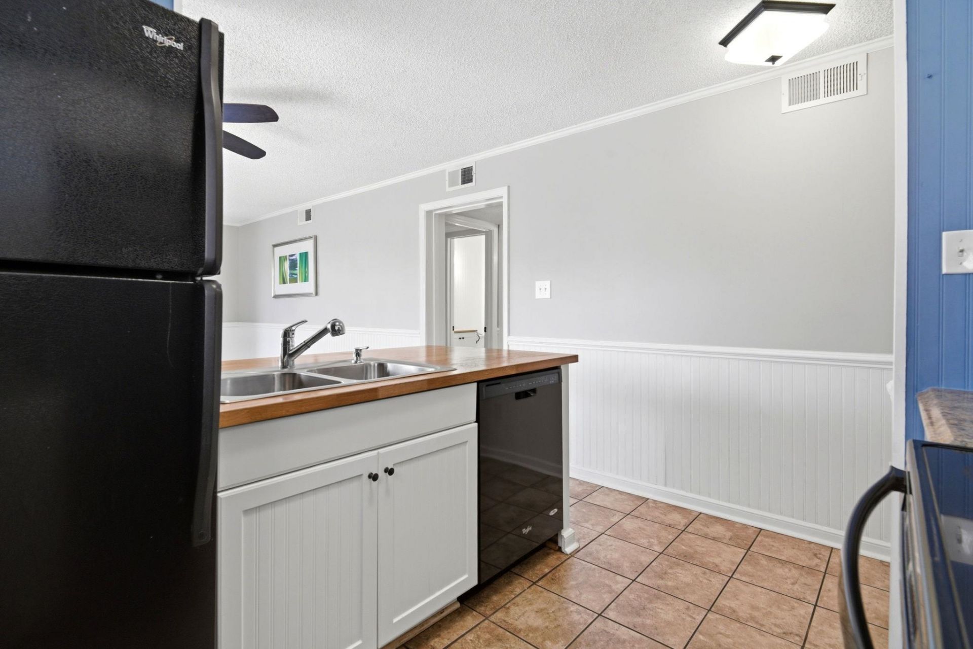 609 Hillside Dr.  Photo 10