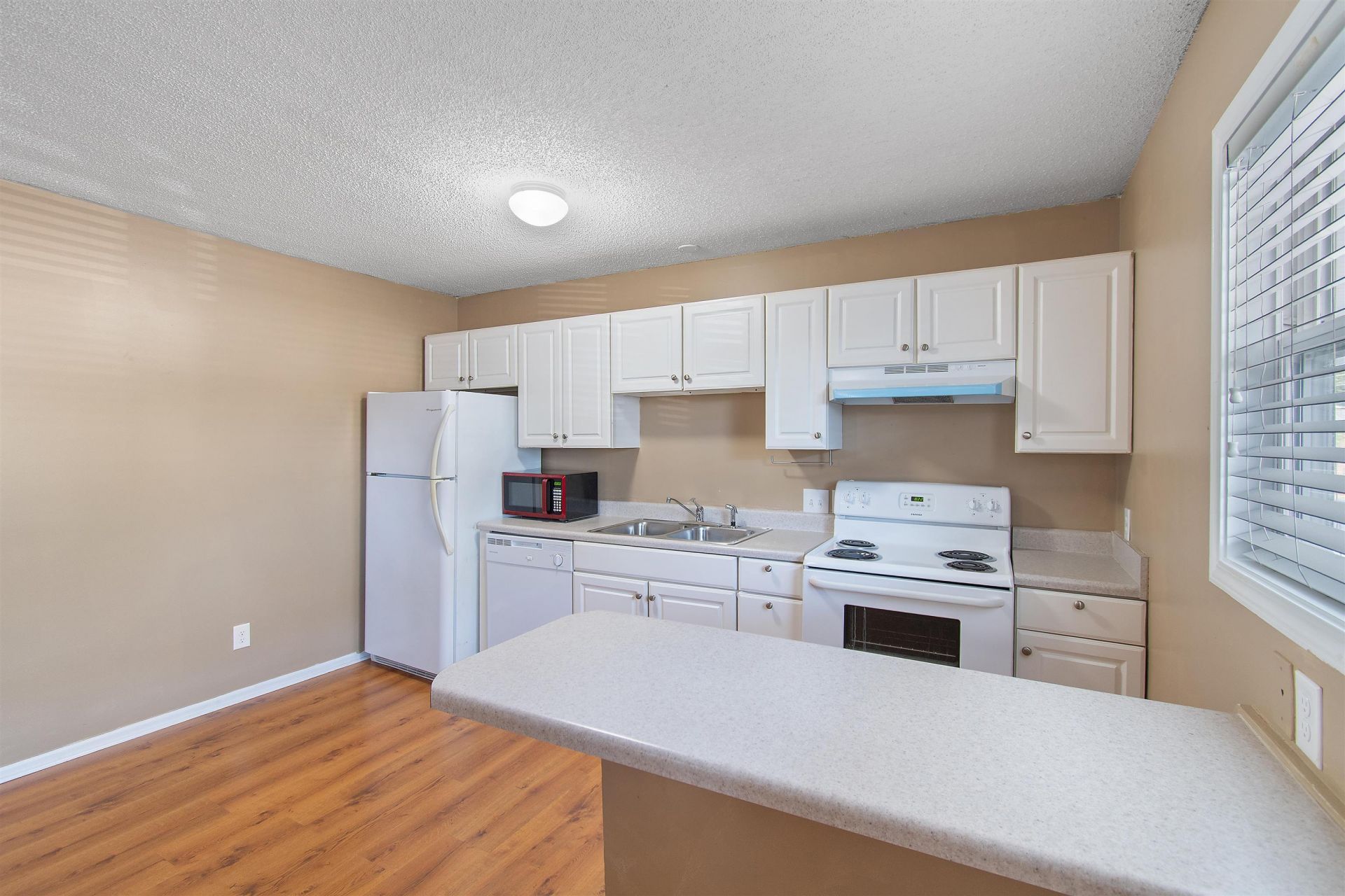 4150 Horseshoe Rd. N  Photo 7