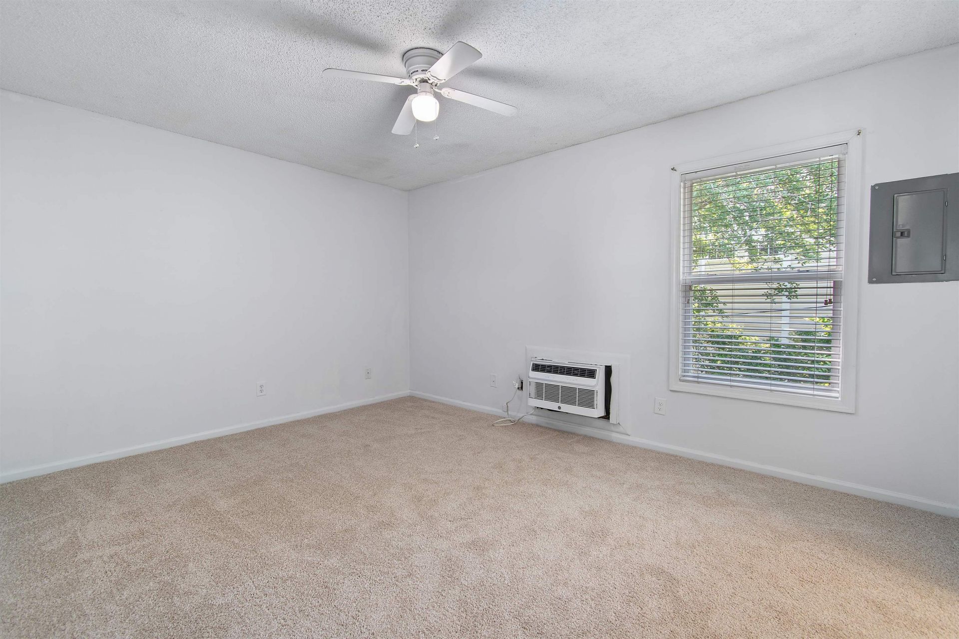 4150 Horseshoe Rd. N  Photo 8