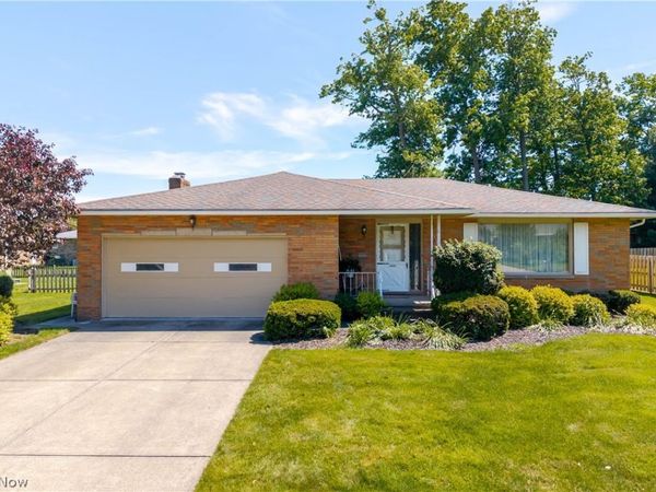 13899 Chippewa Trail , Middleburg Heights, OH 44130