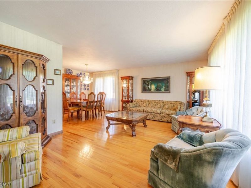 13899 Chippewa Trail , Middleburg Heights, OH 44130 Photo 8