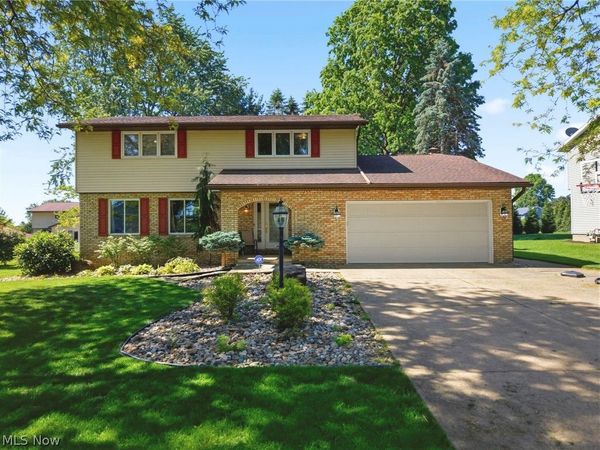 2230 Vixen Street NW, North Canton, OH 44720