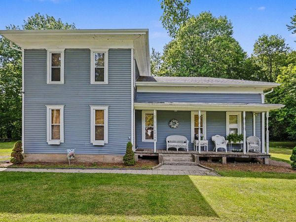 60198 67 1/2 Street, Hartford, MI 49057