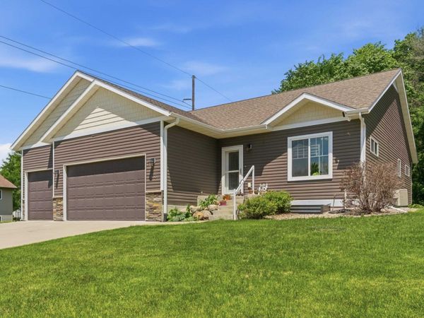 300 Tanager Road, Mankato, MN 56001