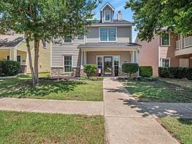 10956 Colonial Heights Lane, Fort Worth, TX 76179