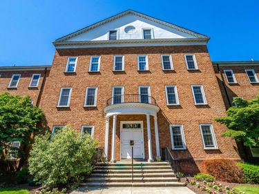 313 PARK AVENUE , Unit 300, FALLS CHURCH, VA 22046