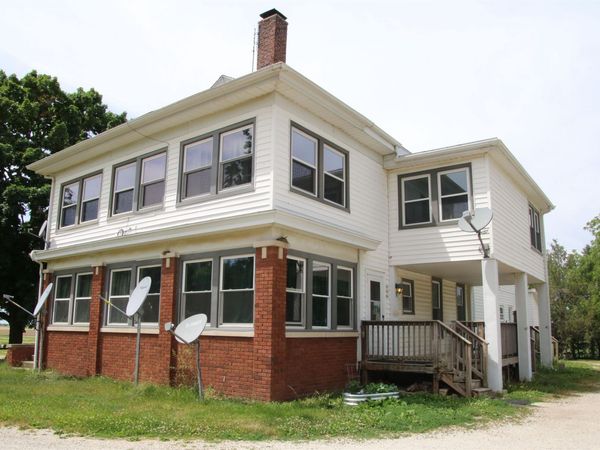 1688 STATE Street, Cazenovia, IL 61545