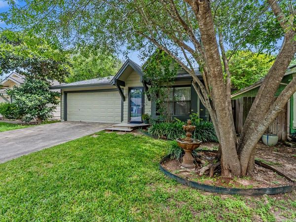 3926 CHIMNEY SPRINGS DR, San Antonio, TX 78247