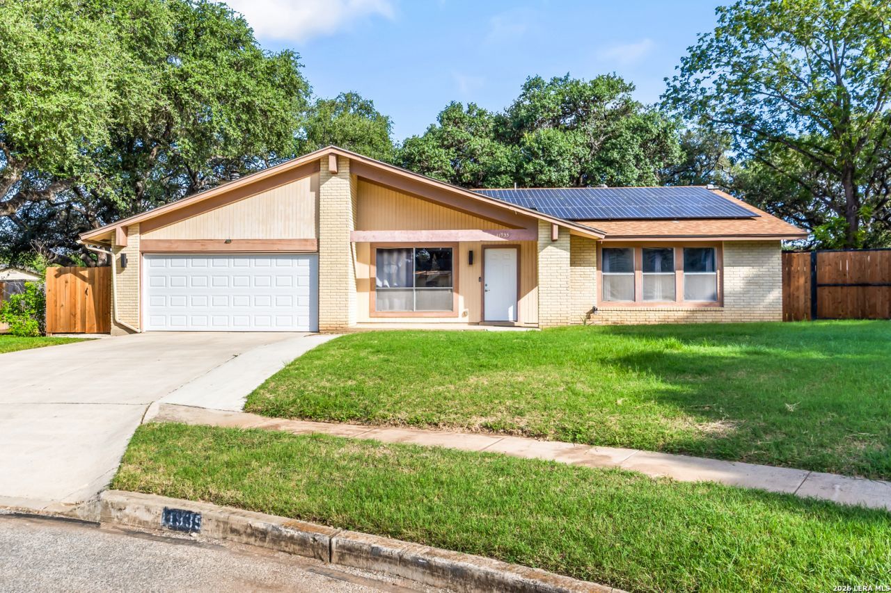 11935 Briarpath St, San Antonio, TX 78249 Main Photo