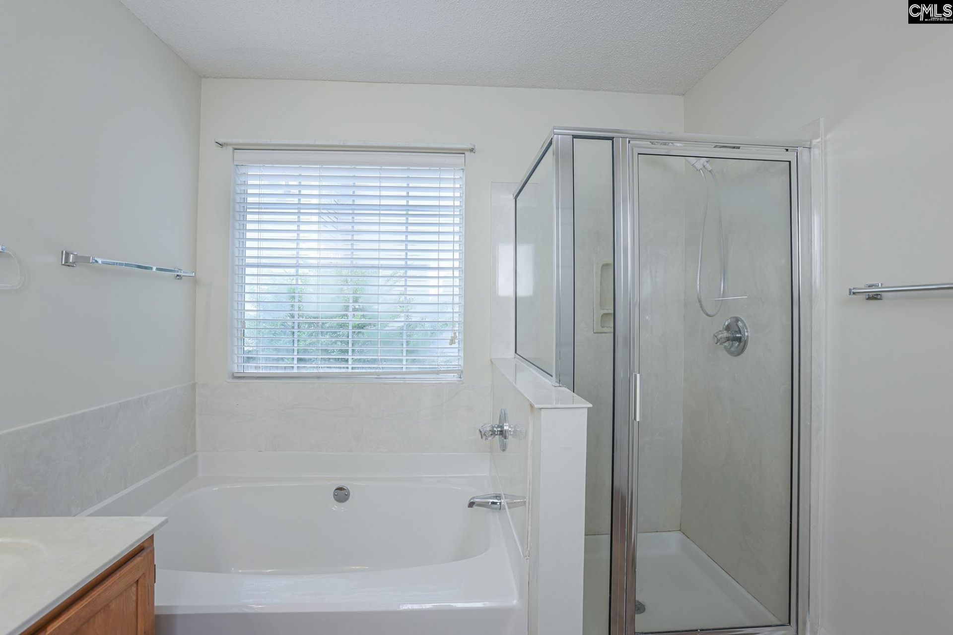 305 Hunters Ridge Drive Photo 11