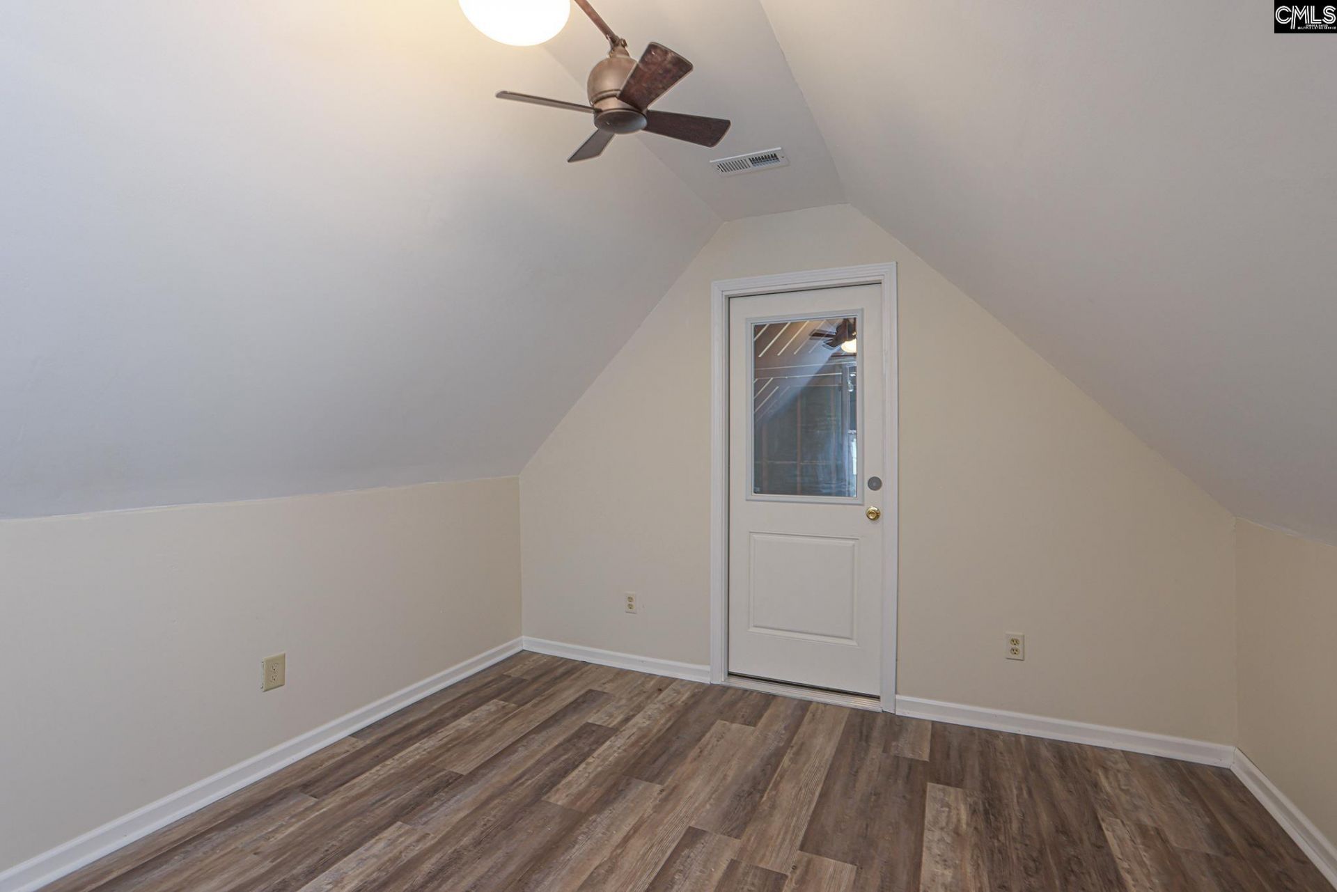 305 Hunters Ridge Drive Photo 16