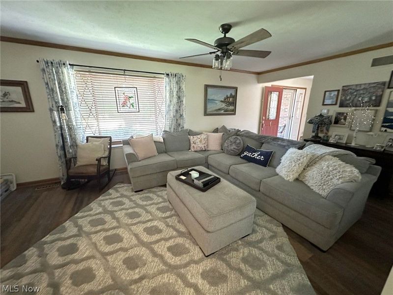 812 Brentwood Drive, Belpre, OH 45714 Photo 2