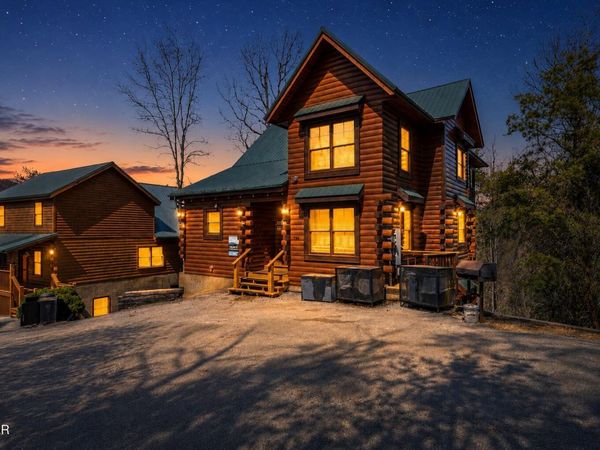 741 Chickasaw Gap Way, Pigeon Forge, TN 37863