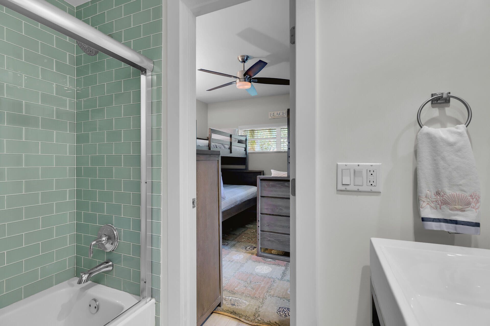 141 Aregood Lane, Unit # 3B (C1), Islamorada, FL 33036 Photo