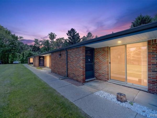 48770 Shelby Road , Shelby Twp, MI 48317