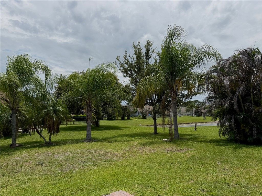 1269 Lexington Manor Sw, Vero Beach, FL 32962 Photo