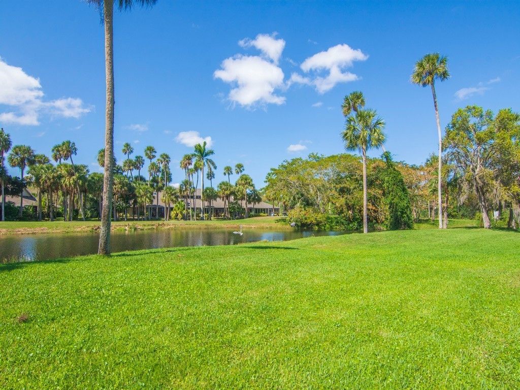 45 Vista Gardens Trail, Unit 207, Vero Beach, FL 32962 Photo