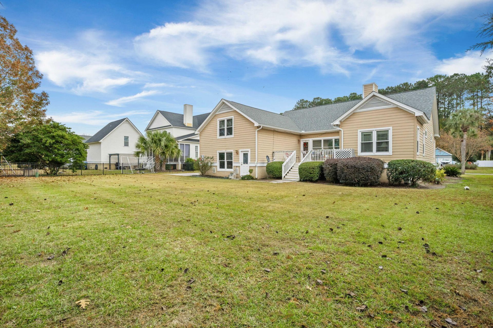 842 Captain Toms Crossing Photo 28