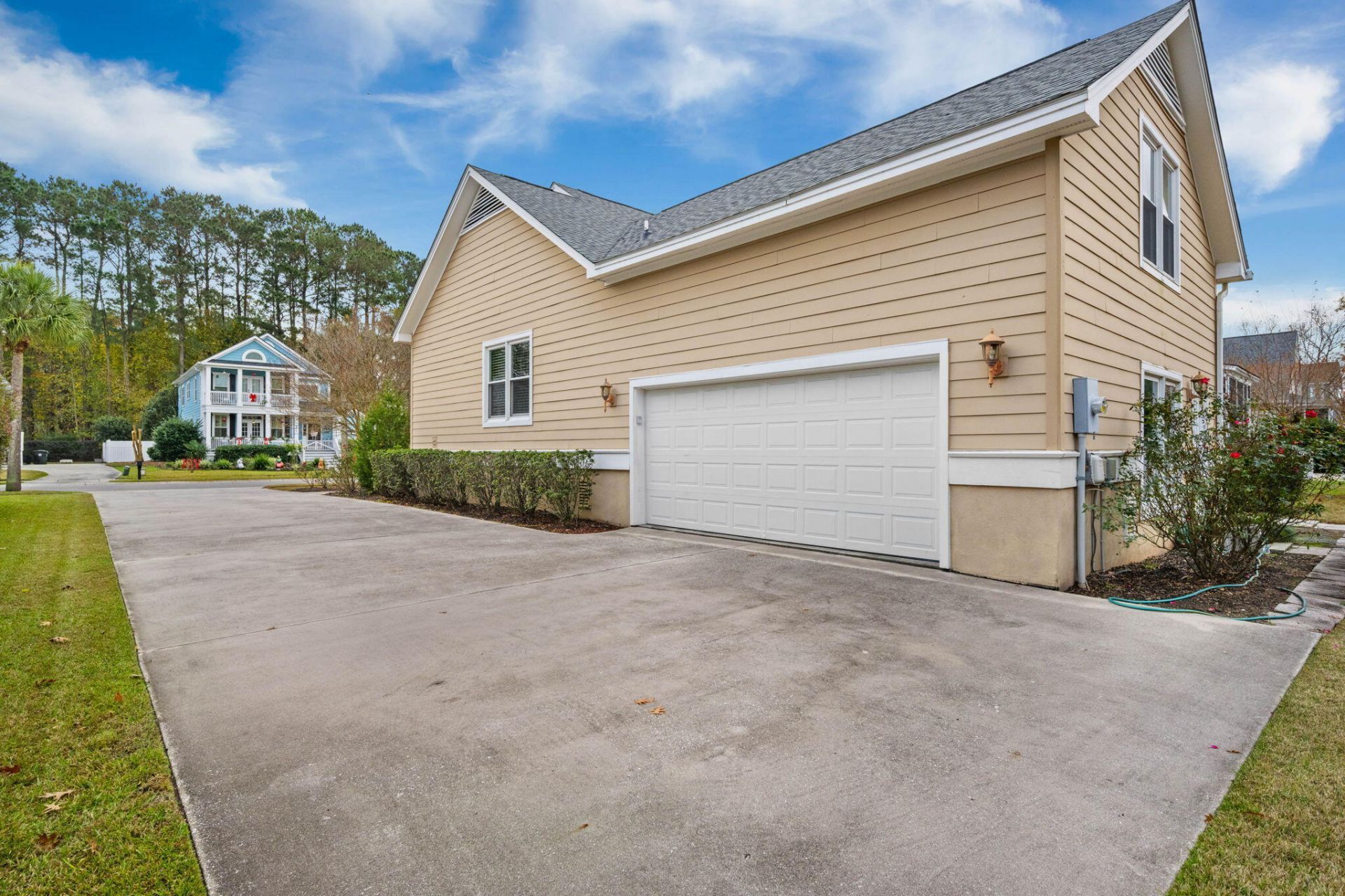 842 Captain Toms Crossing Photo 4
