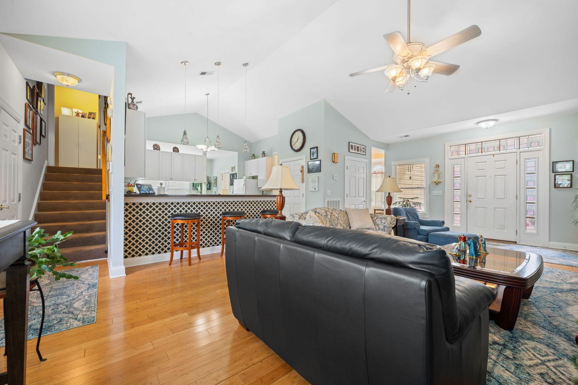 842 Captain Toms Crossing Photo 8
