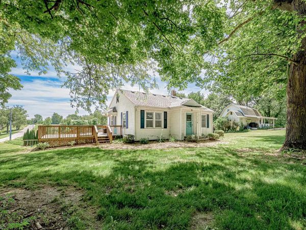 9100 E 500 S, Wolcottville, IN 46795