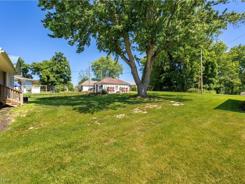 286 5th Street NW, Carrollton, OH 44615 Photo 4
