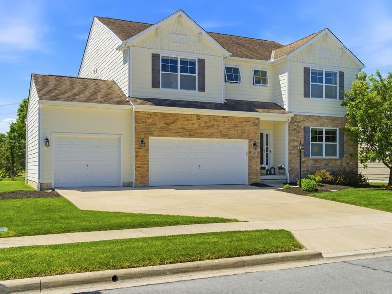 453 Sunbury Meadows Drive, Sunbury, OH 43074 Photo 2
