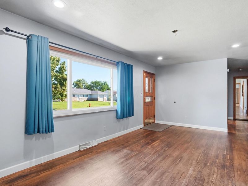 3169 Mary Avenue , Columbus, OH 43204 Photo 7
