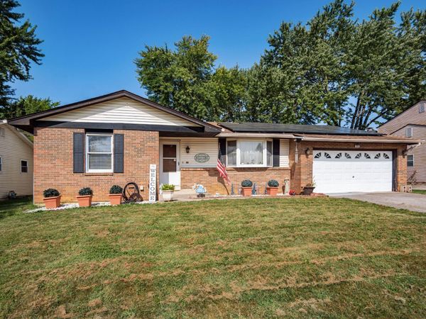 3267 Castleton Street , Grove City, OH 43123