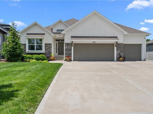 8882 McCoy Street, Lenexa, KS 66227
