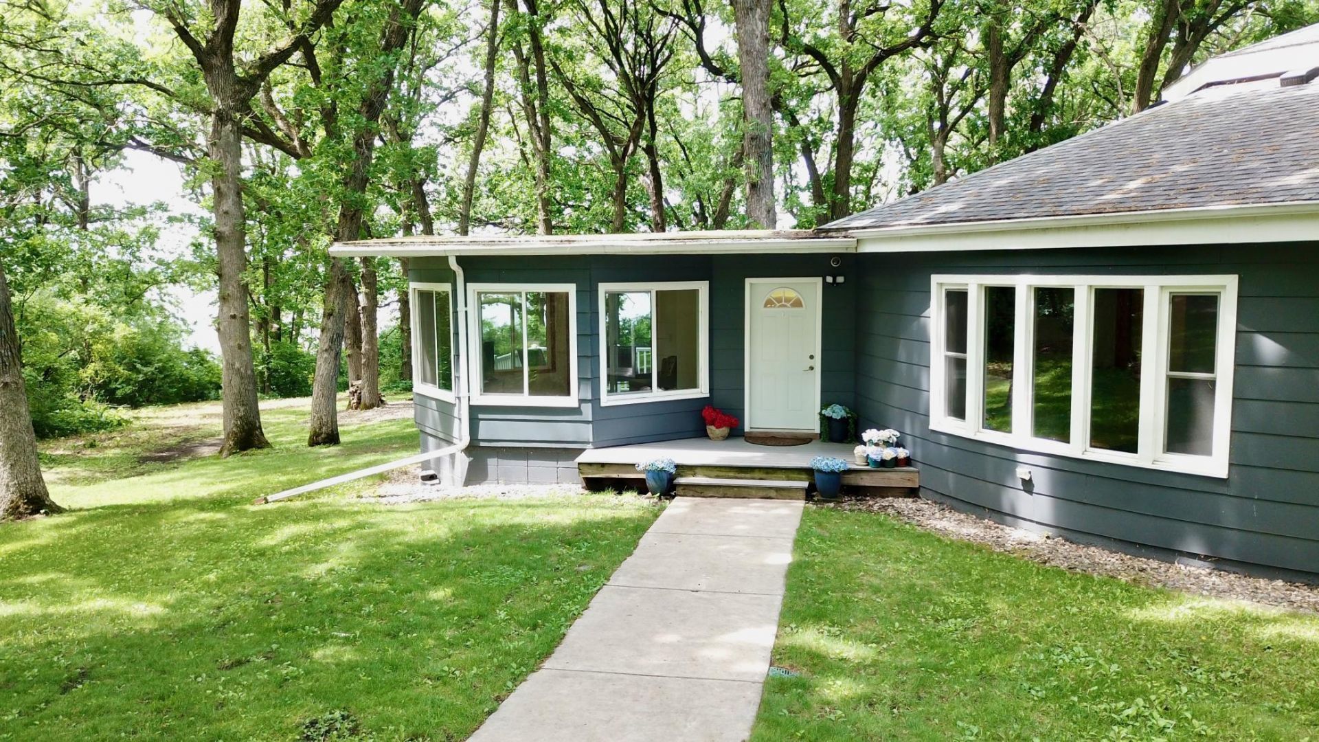 19093 610th Avenue , Litchfield, MN 55355