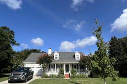 1136 Audubon Place photo 4