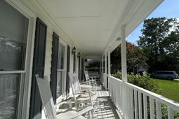 1136 Audubon Place photo 4