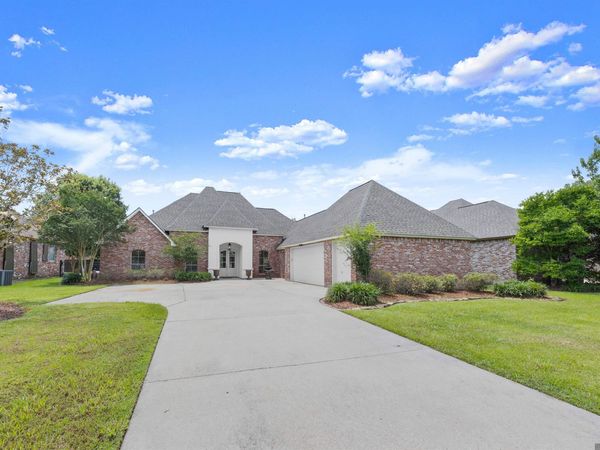 41133 Clearwater Ave, Gonzales, LA 70737