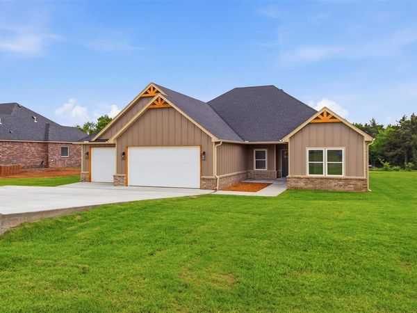 303 Blanco Bend, Stillwater, OK 74074