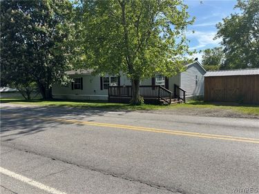 9743 Mckinstry Road , Machias, NY 14101